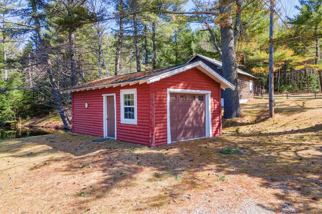 exterior of cabin on knottingham road in ray brook ny