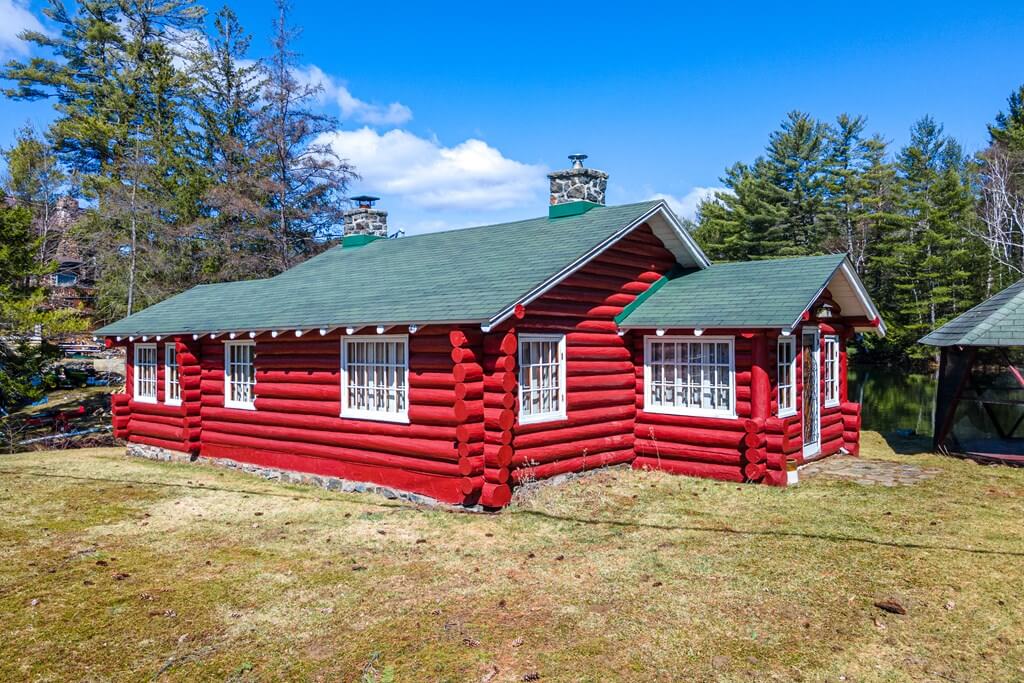 exterior of cabin on knottingham road in ray brook ny