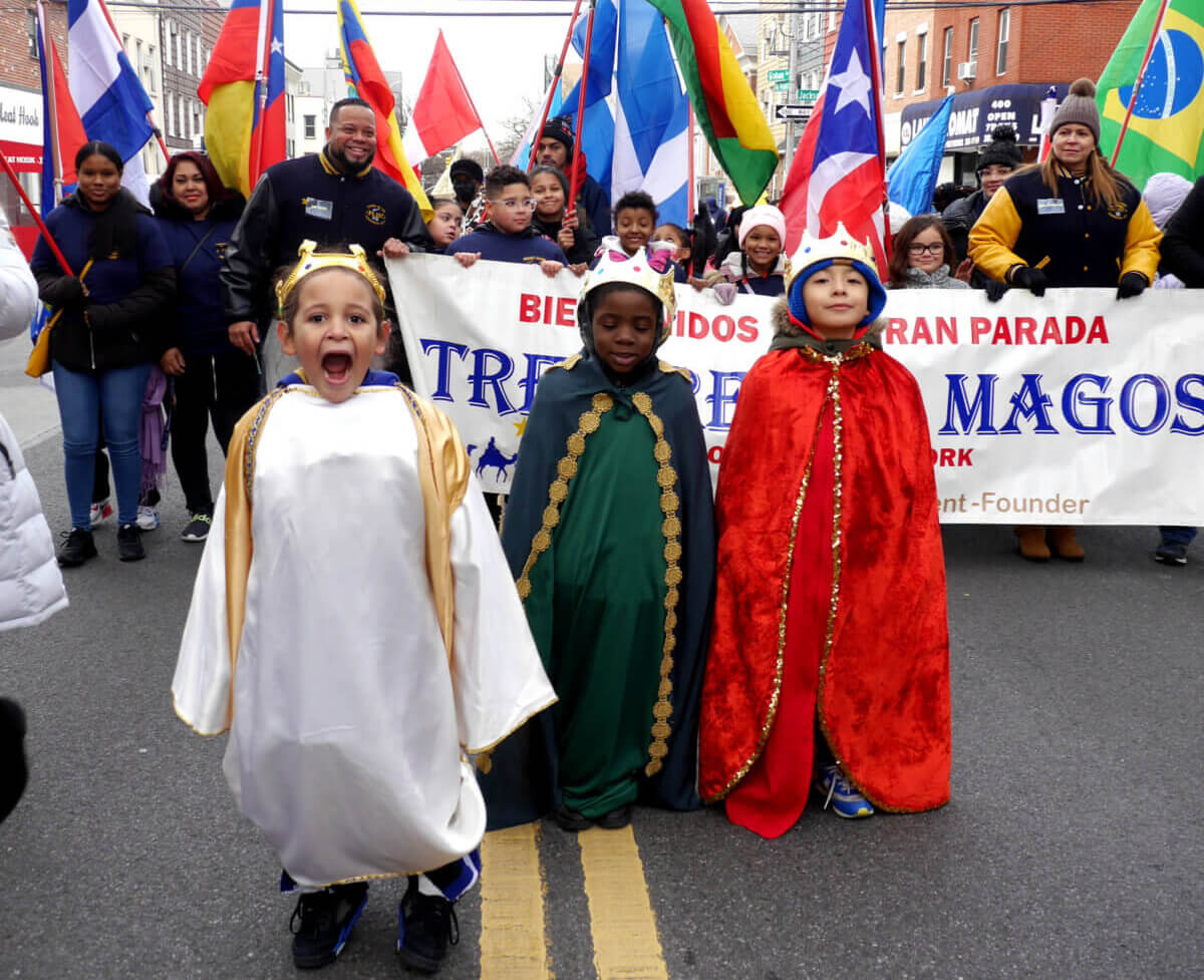 children dressed up as three kings