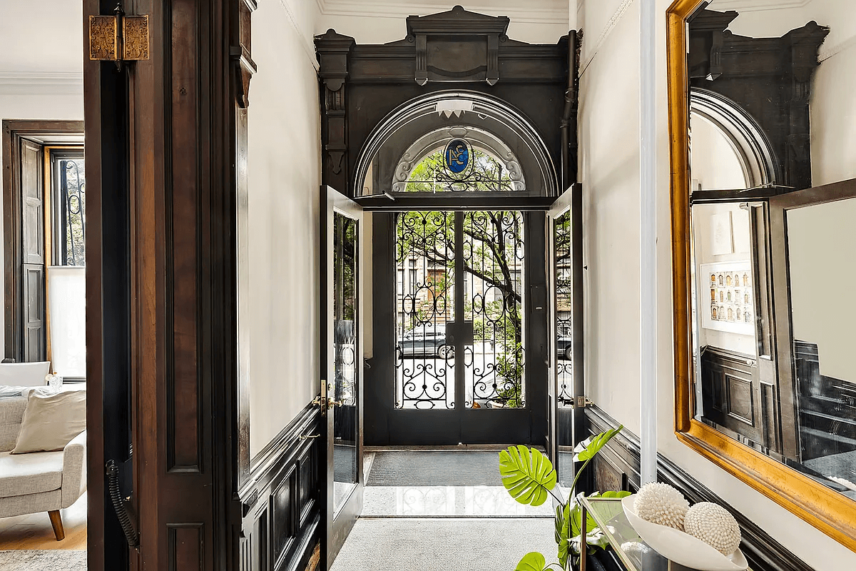 entry with view of front doors