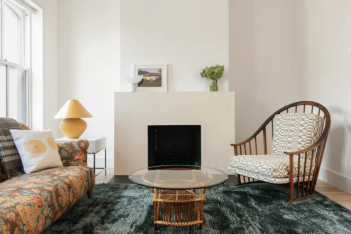 sitting room with modern fireplace