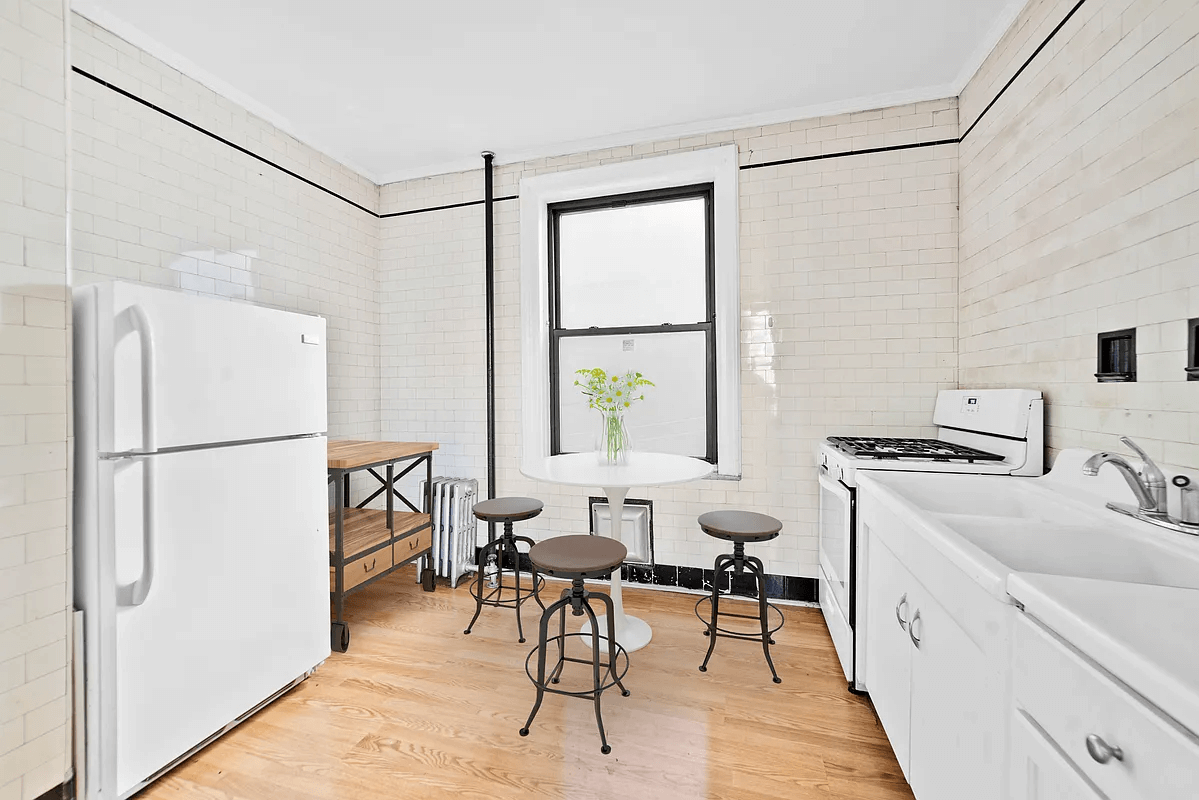 kitchen with frosted window