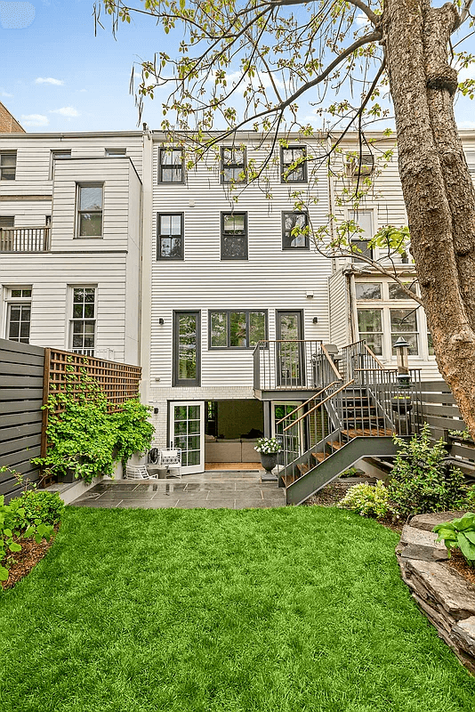 rear of house with stairs from parlor level