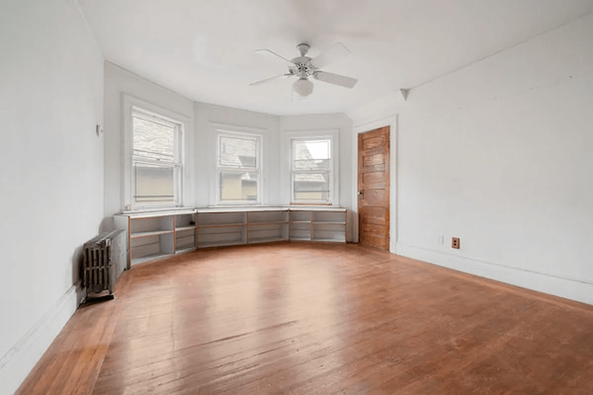 bedroom with bay window