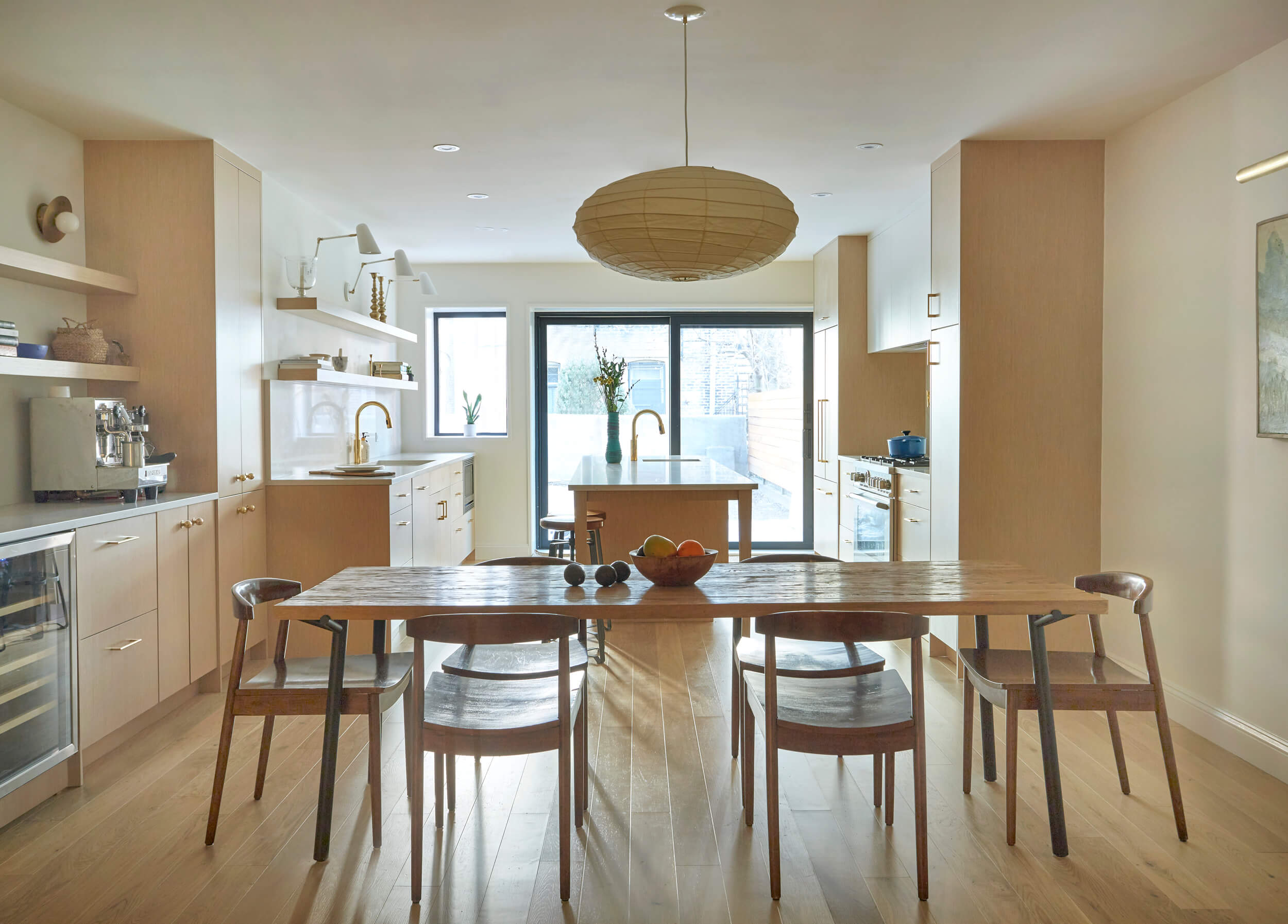 CENTRAL DINING AREA