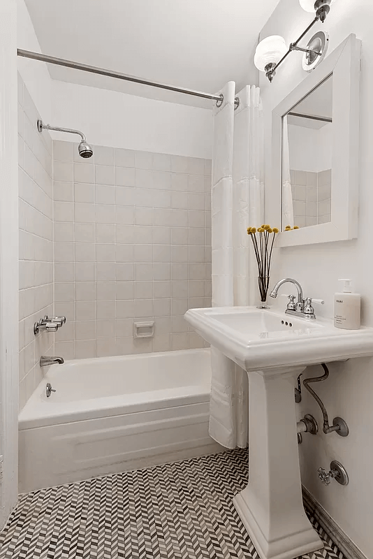 bathroom with white fixtures