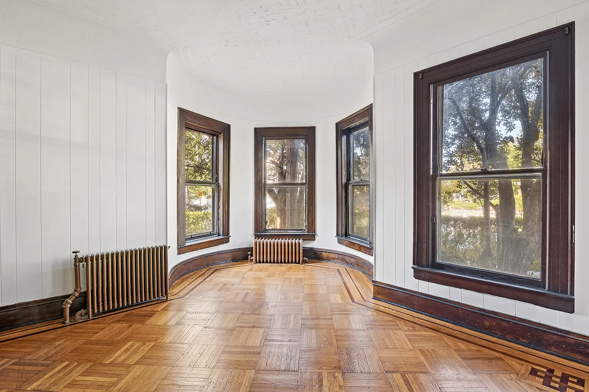 bedroom with bay window