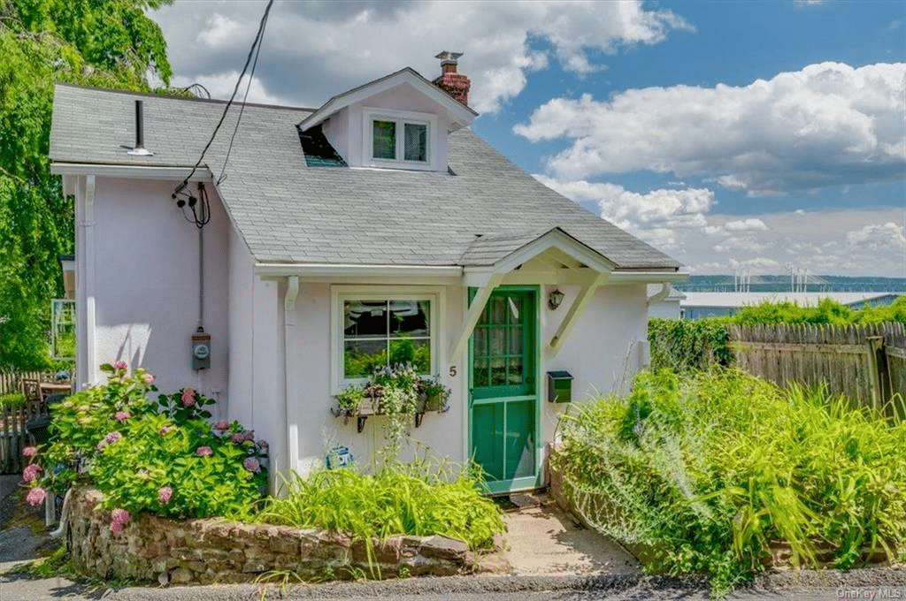 nyack - petite cottage with green front door