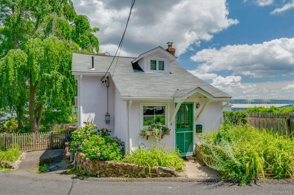 nyack - petite cottage with green front door