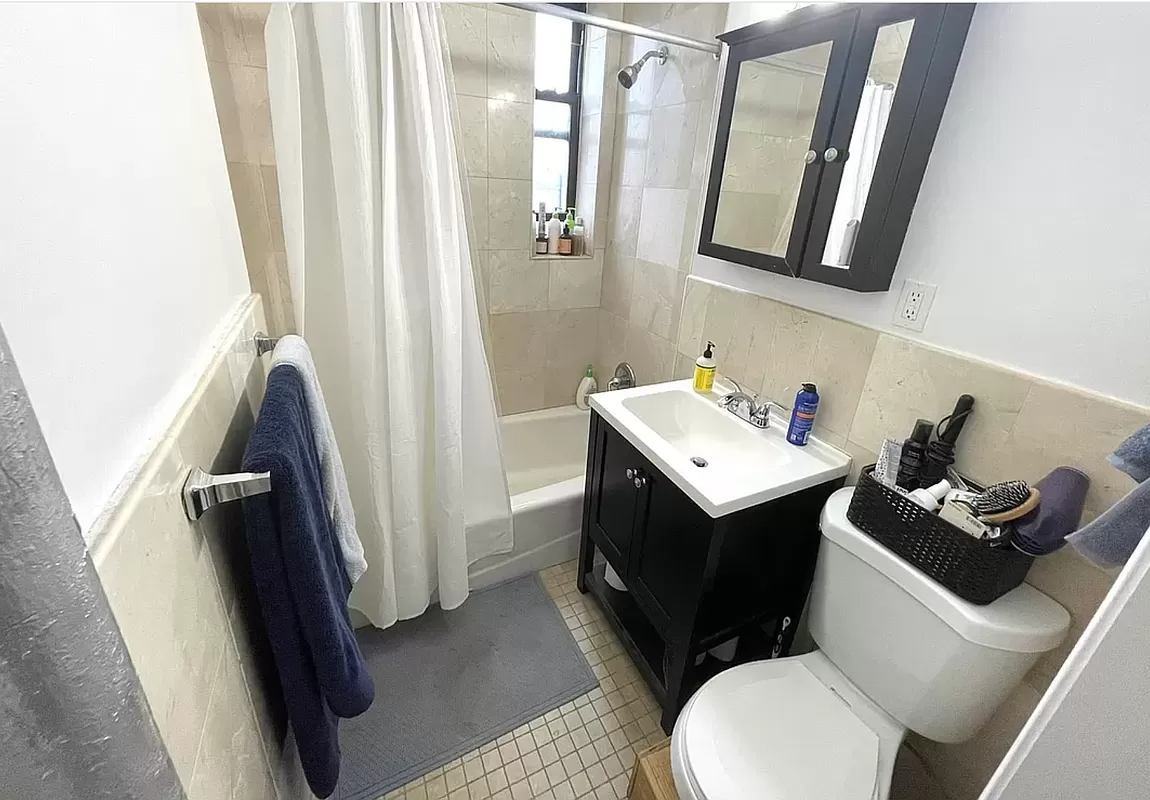 bathroom with white fixtures