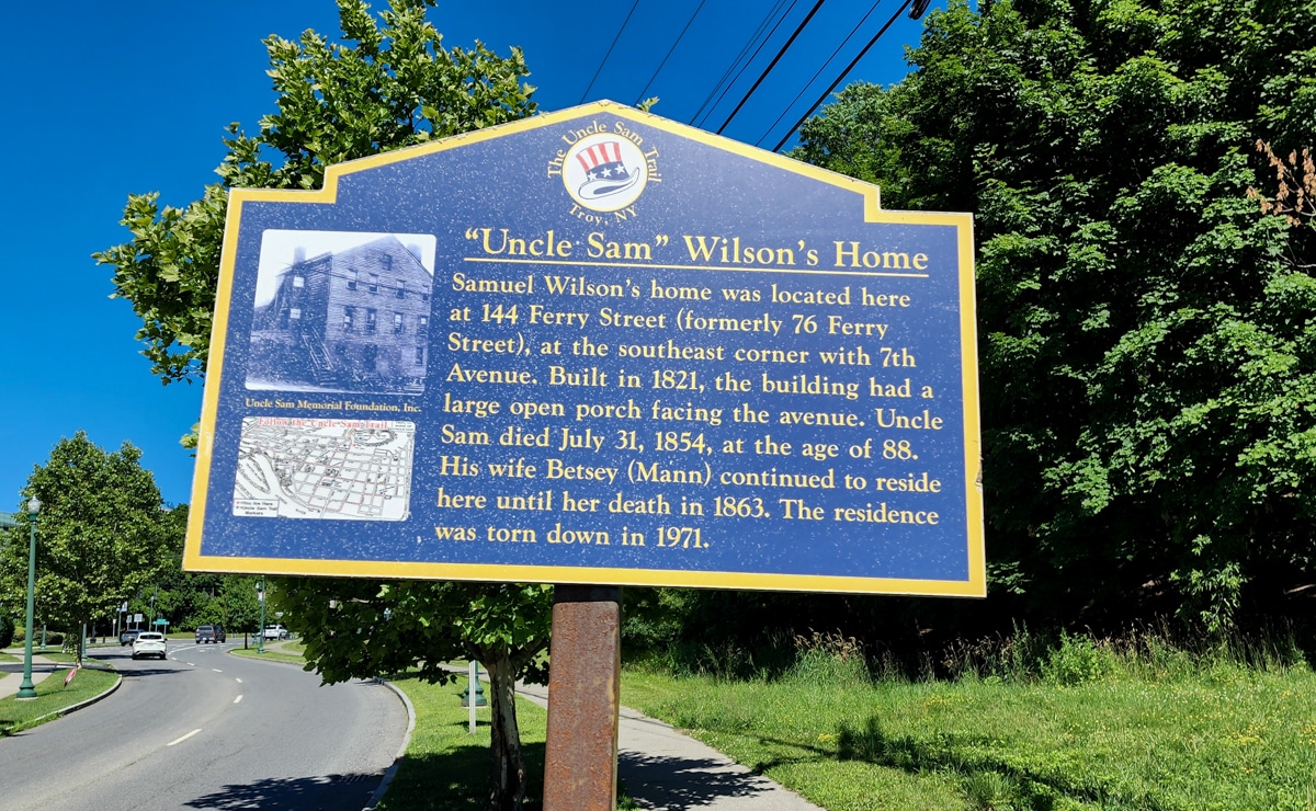 a plaque noting the Sam and Betsey Wilson home was built in 1821 and emolished in 1971