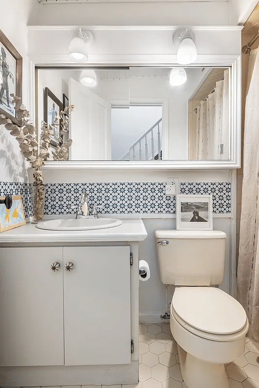 Bathroom with white fittings