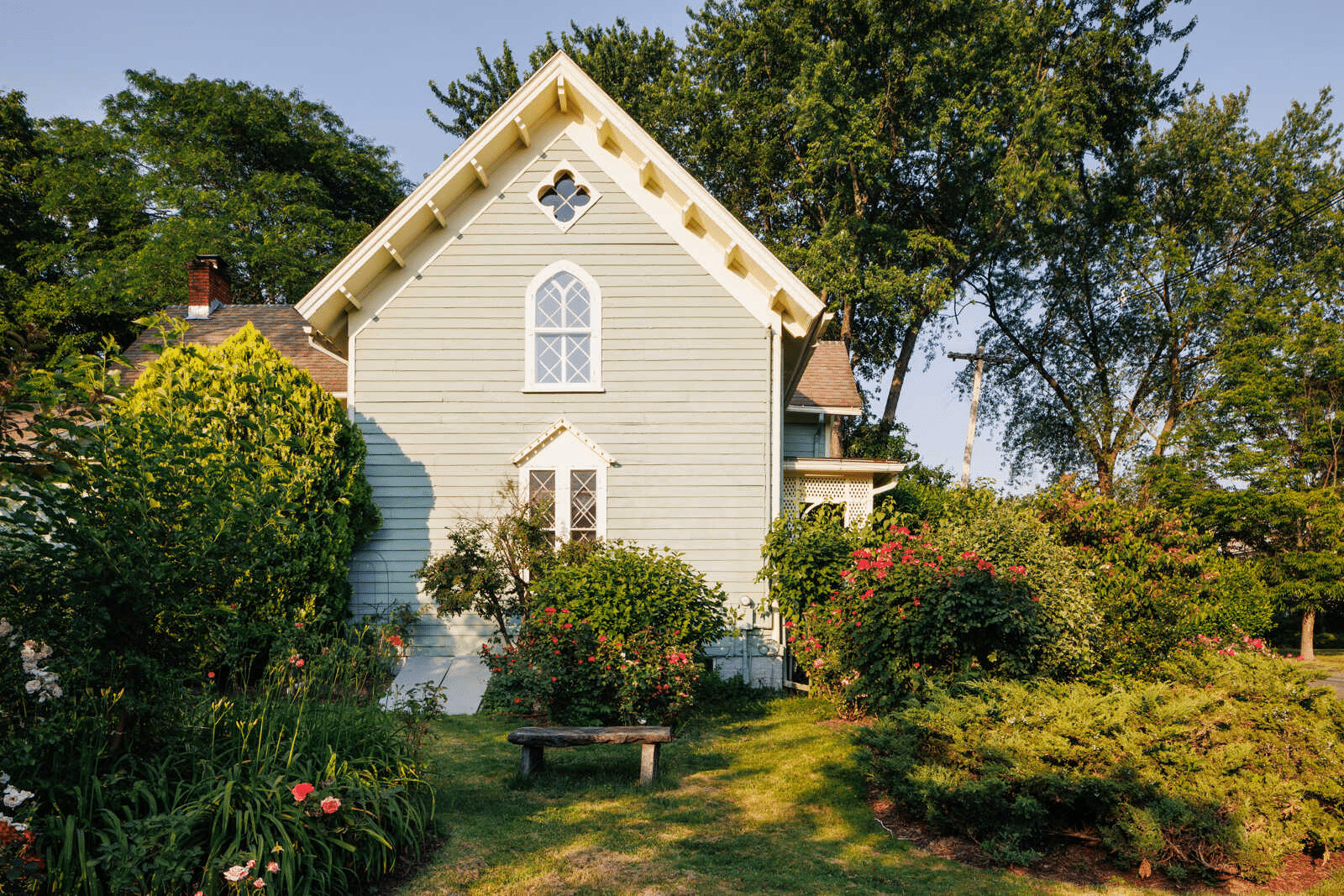 side facade with quatrefoil window