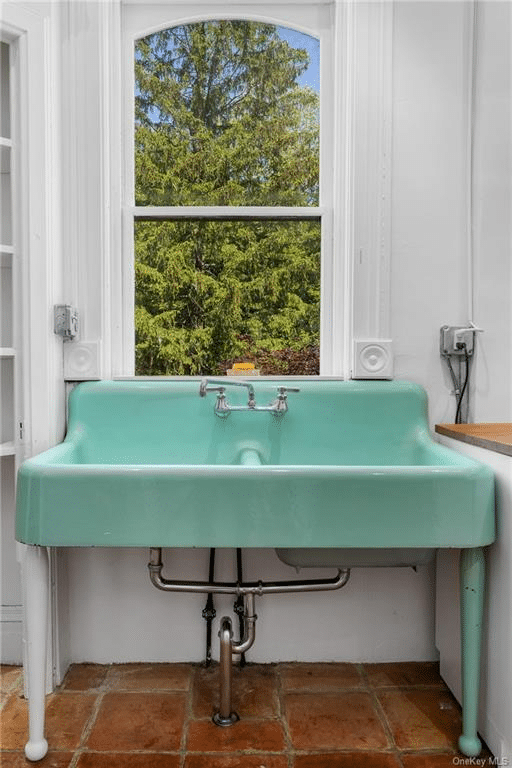 jade green kitchen sink