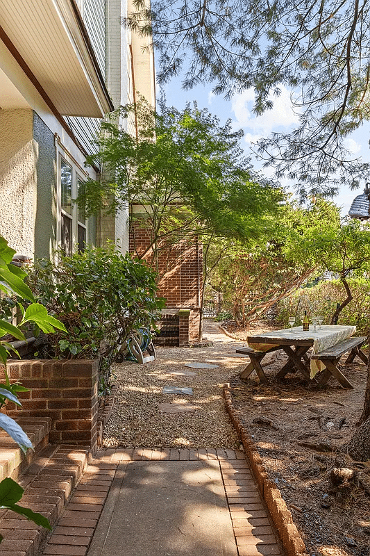 yard with gravel, seating area