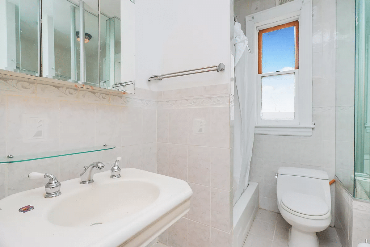 bathroom with white fixtures