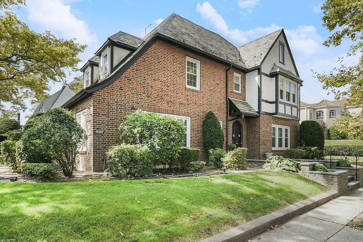 open house - tudor style detached house in bay ridge