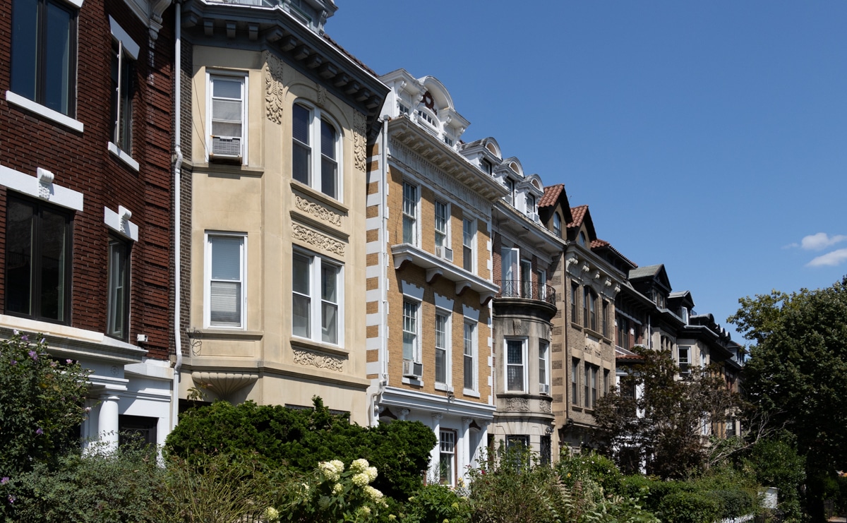 row houses in the Melrose Parkside Historic District