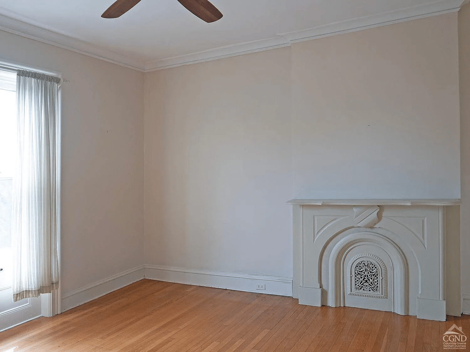 bedroom with mantel